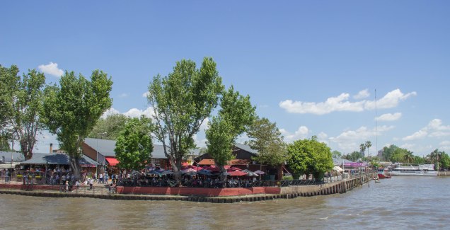 View of Puerto de Frutos from the river